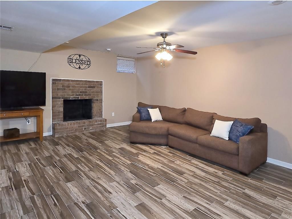 8512 N BEAMAN Avenue — photo 34
