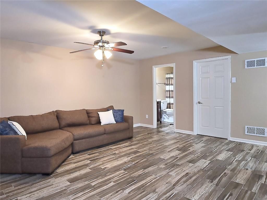 8512 N BEAMAN Avenue — photo 35