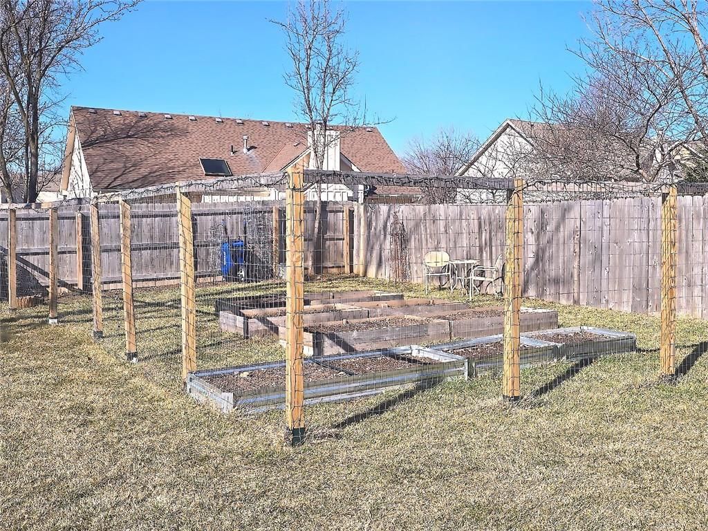 8512 N BEAMAN Avenue — photo 43