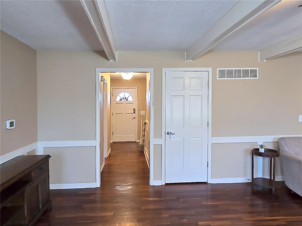 8512 N BEAMAN Avenue — photo 7