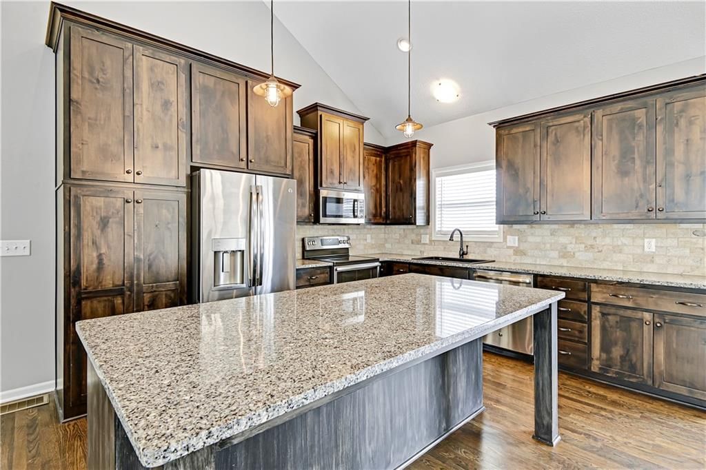 514 N Bynum Road — photo 11