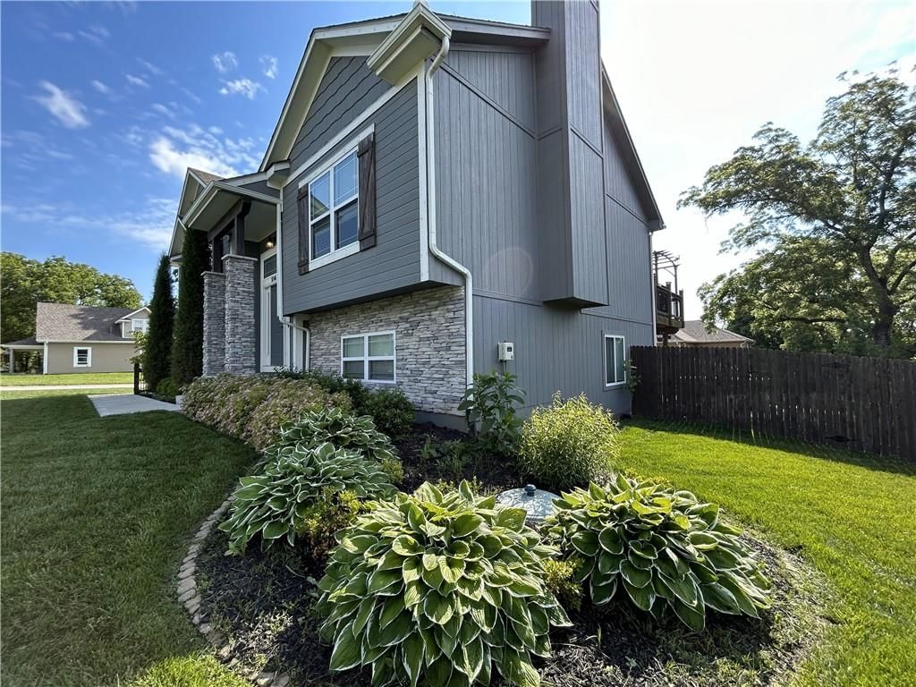 514 N Bynum Road — photo 41