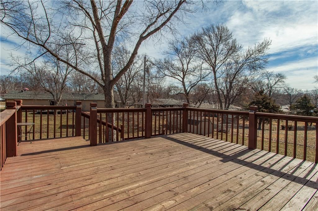307 SW Ensley Lane — photo 34