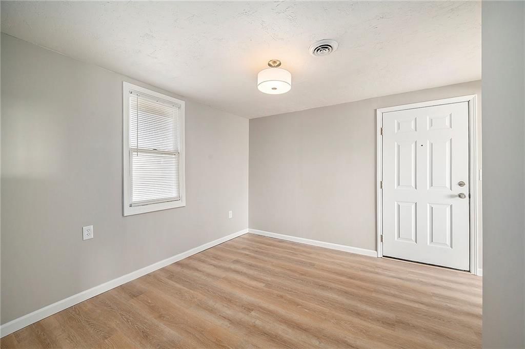 200 N Clark Street — photo 15