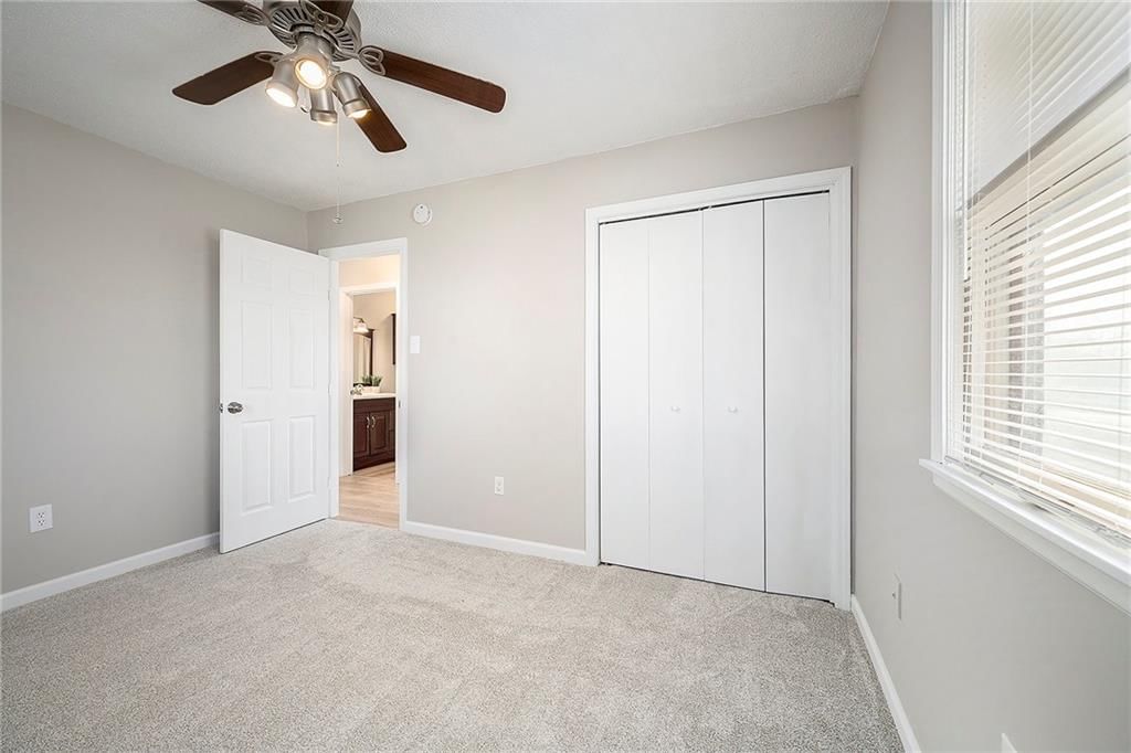 200 N Clark Street — photo 20
