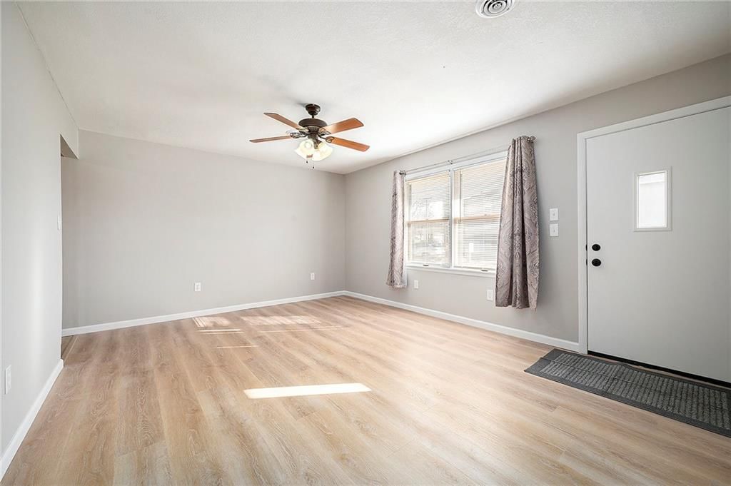 200 N Clark Street — photo 7