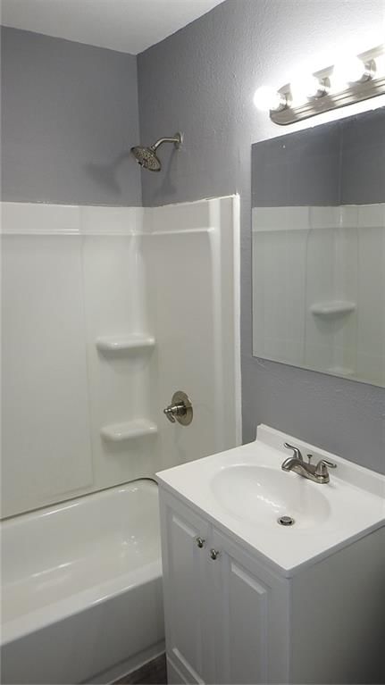 8211 E 111th Terrace — photo 9