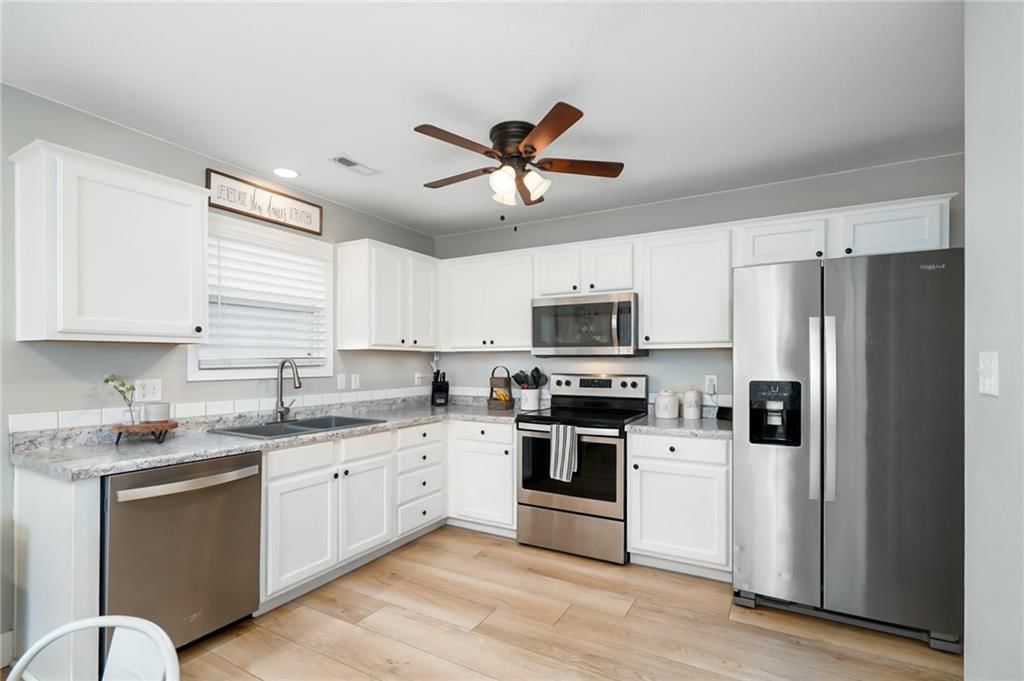 111 W 27th Street — photo 17