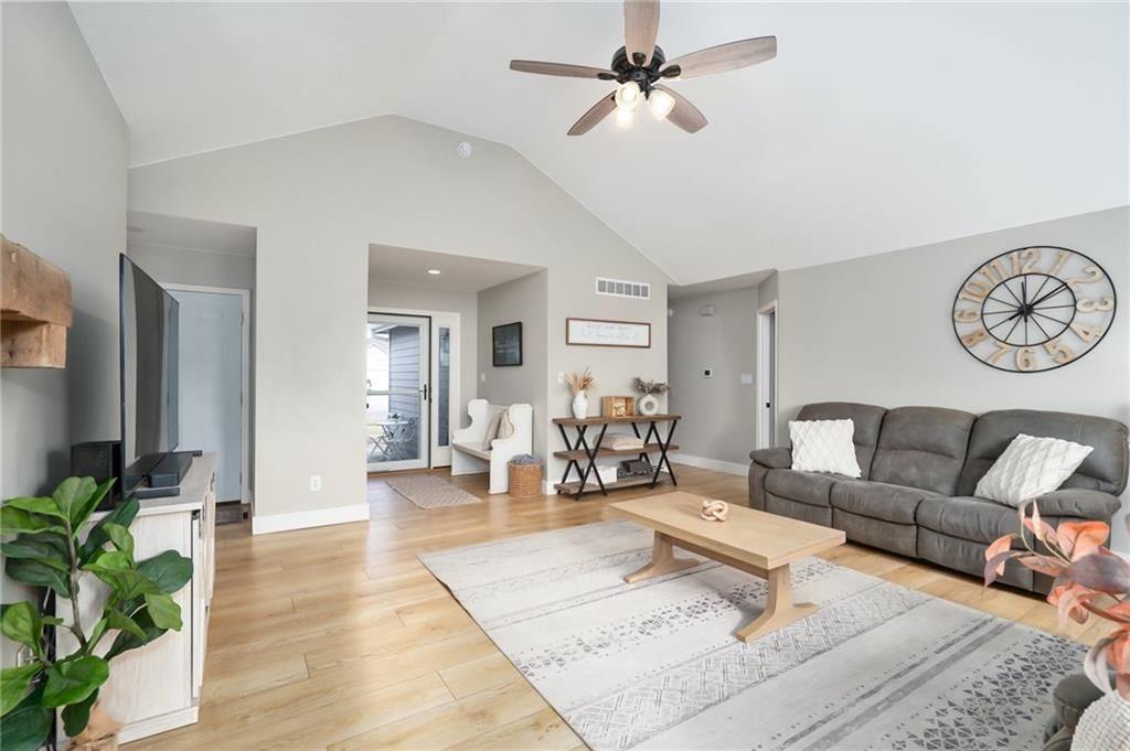 111 W 27th Street — photo 10