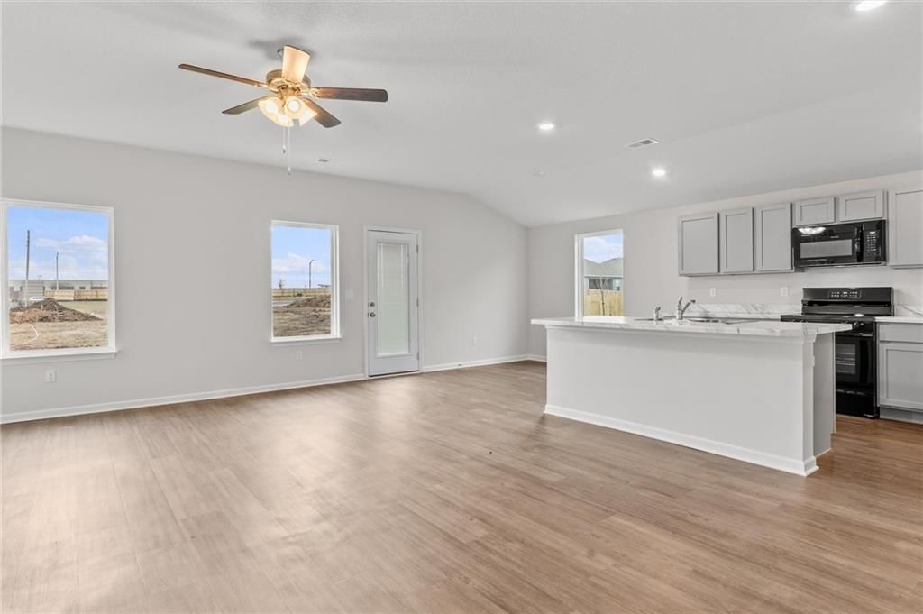 616 W Lanesfield Street — photo 9