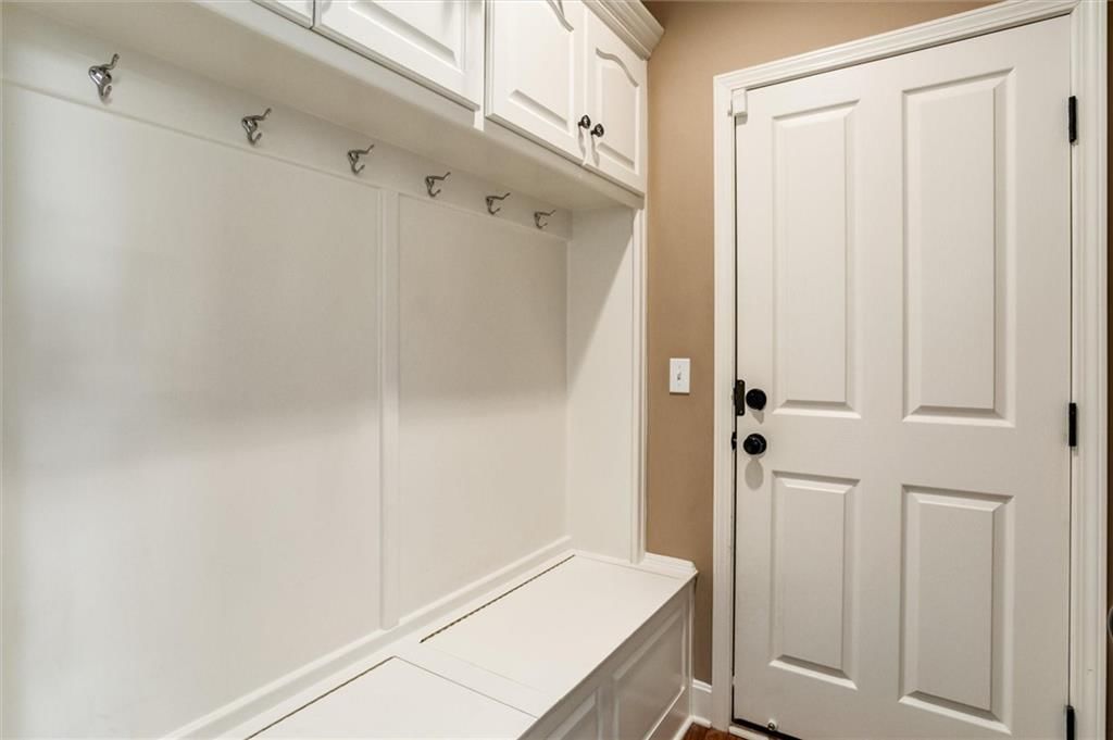 10025 Warwick Street — photo 10