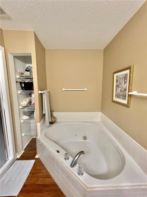 8522 Vassar Avenue — photo 13