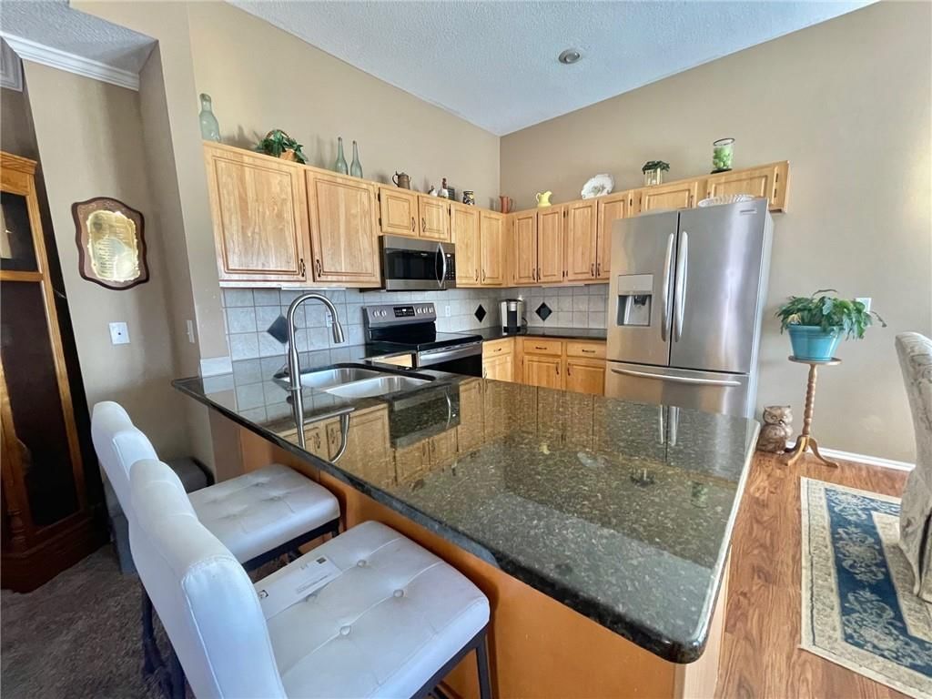 8522 Vassar Avenue — photo 4