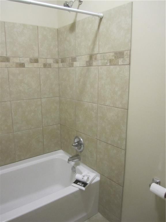 2102 Messanie Street — photo 9