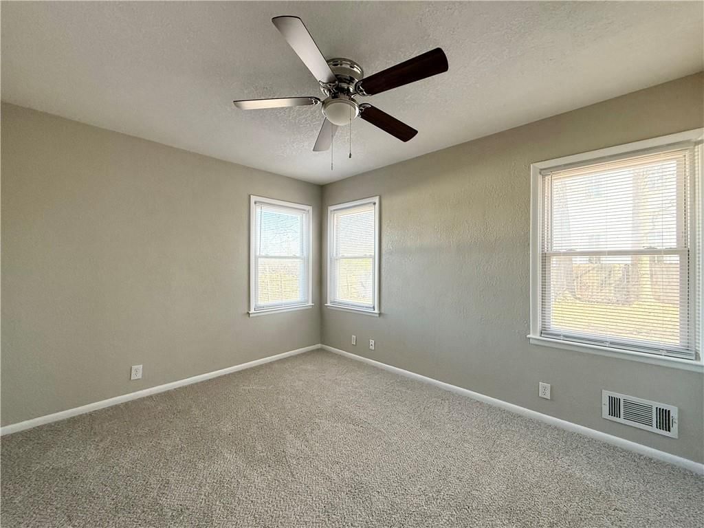 202 E Short Avenue — photo 12