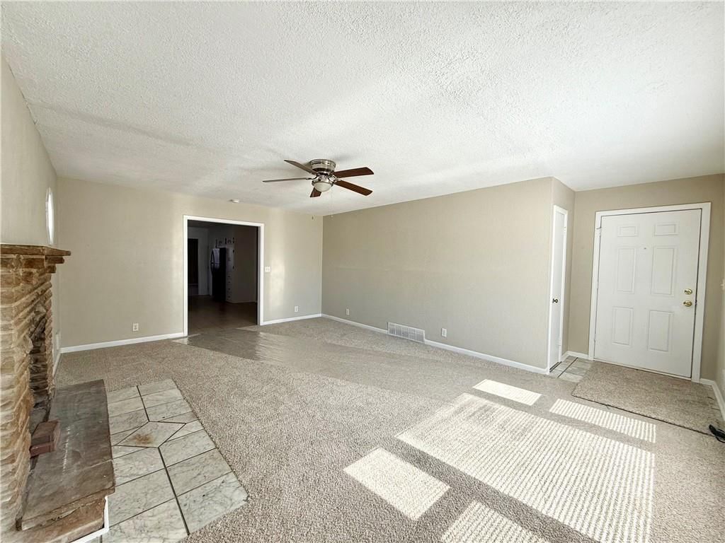 202 E Short Avenue — photo 3