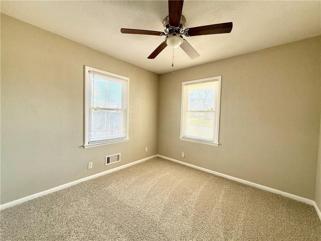 202 E Short Avenue — photo 10