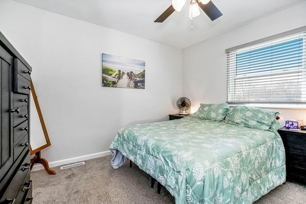 1215 NW Kingston Drive — photo 11