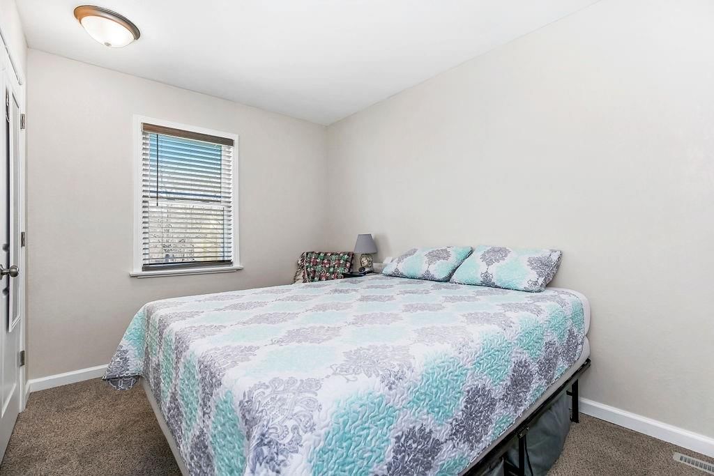 1215 NW Kingston Drive — photo 19