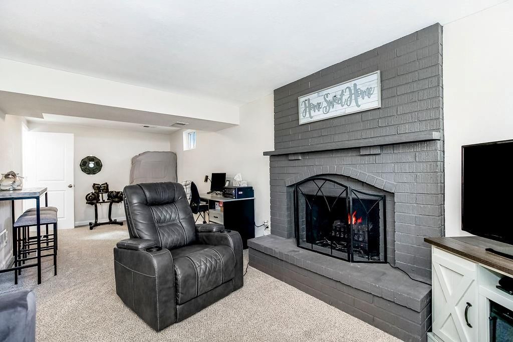 1215 NW Kingston Drive — photo 23