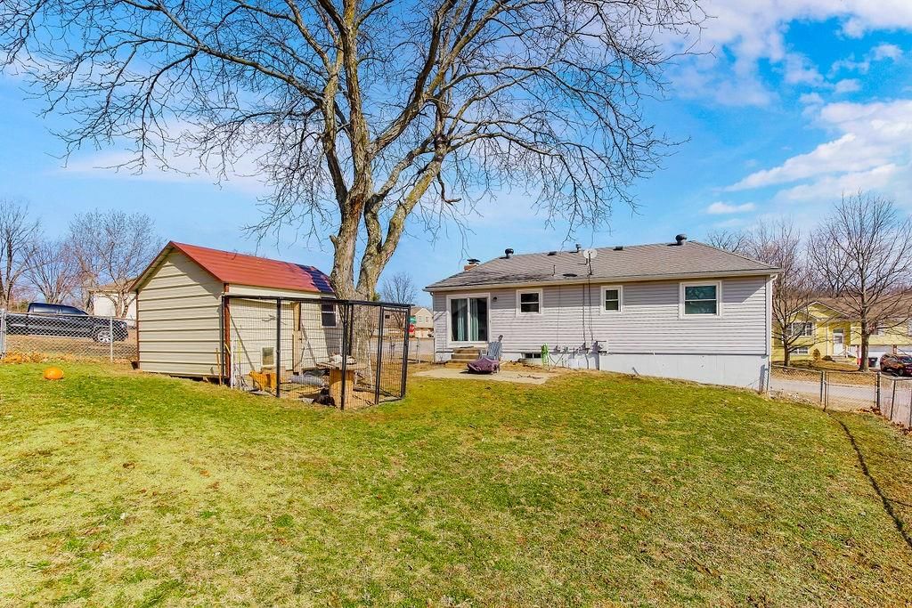 1215 NW Kingston Drive — photo 28