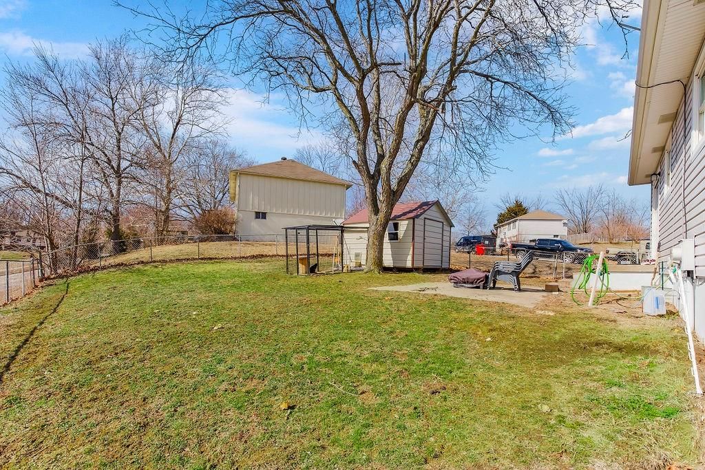 1215 NW Kingston Drive — photo 30