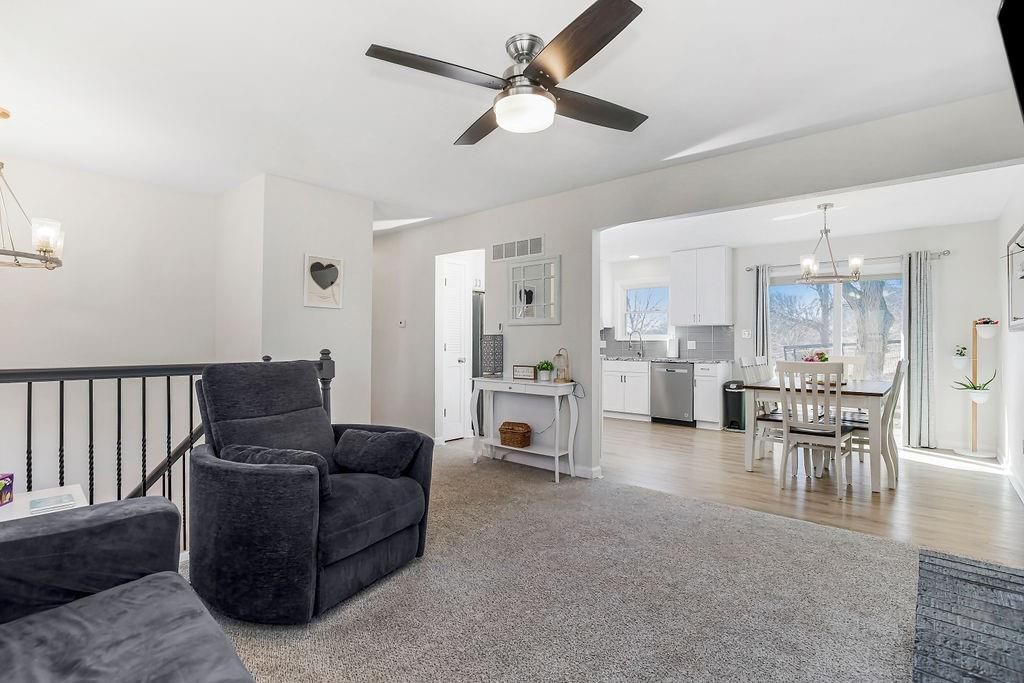 1215 NW Kingston Drive — photo 10