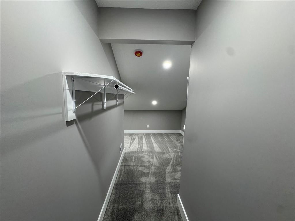 415 E Hale Street — photo 16