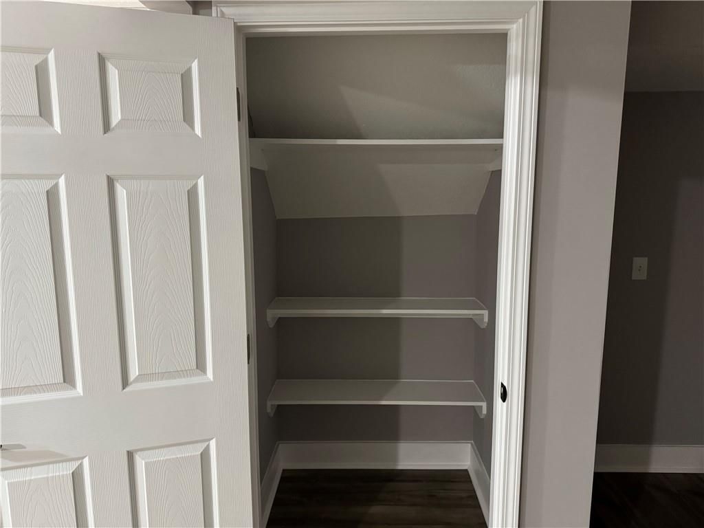 415 E Hale Street — photo 5