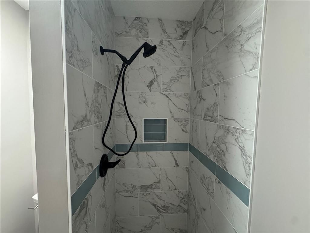415 E Hale Street — photo 10