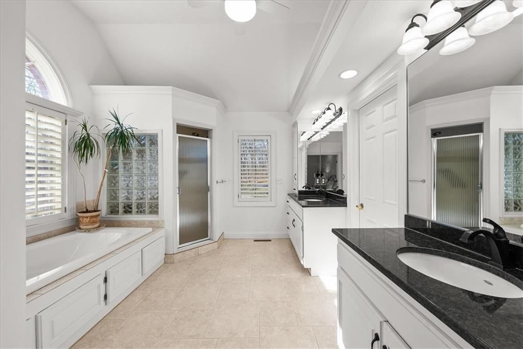 300 NW Lakewood Boulevard — photo 27