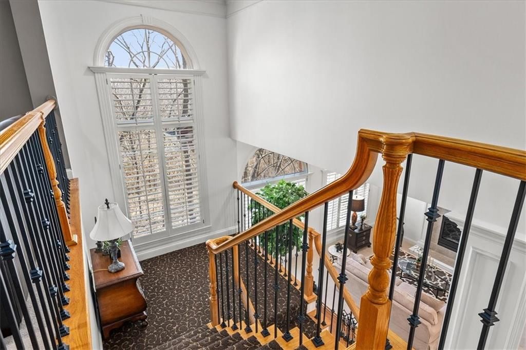 300 NW Lakewood Boulevard — photo 31