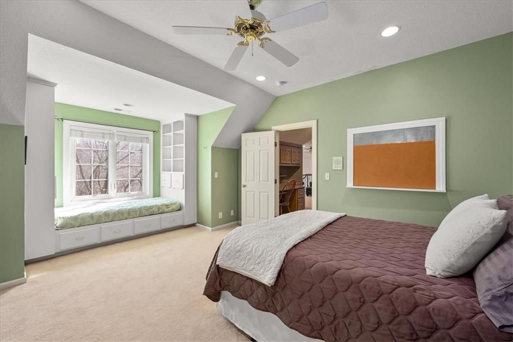 300 NW Lakewood Boulevard — photo 38