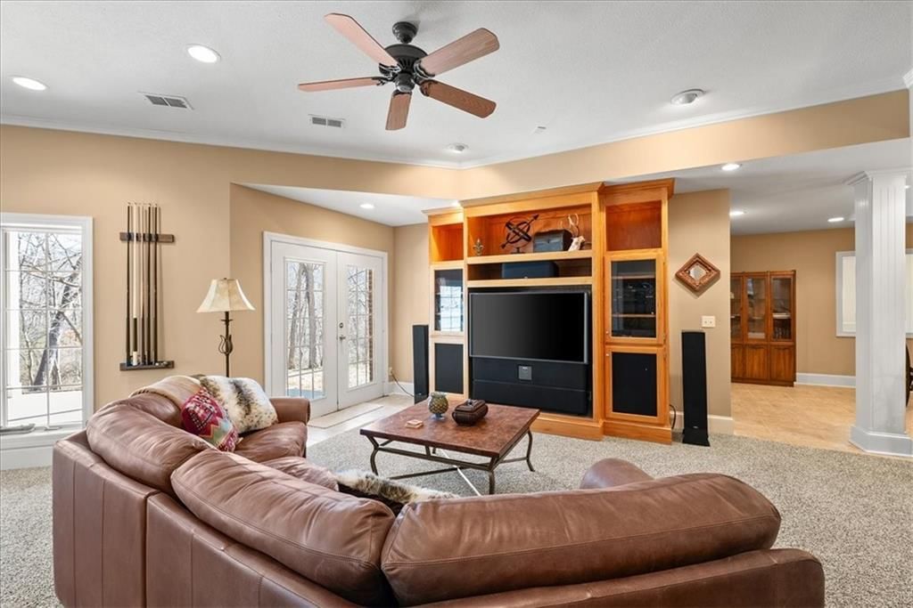 300 NW Lakewood Boulevard — photo 42