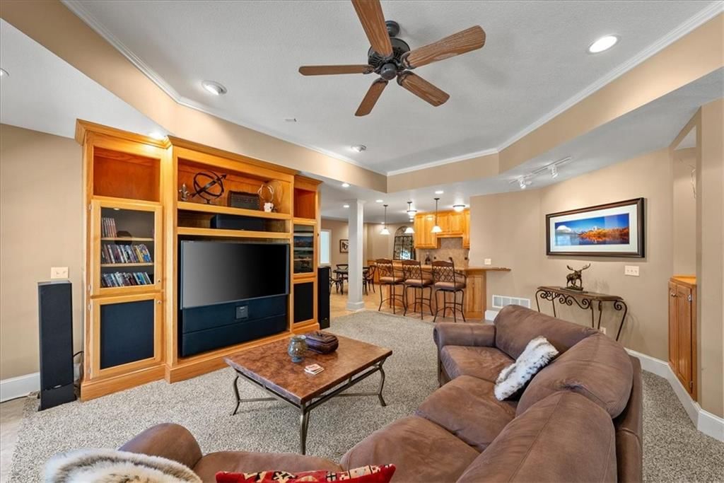 300 NW Lakewood Boulevard — photo 43