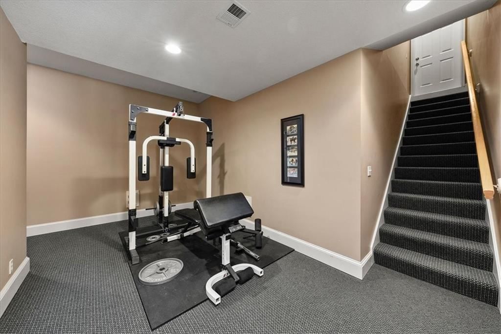 300 NW Lakewood Boulevard — photo 45