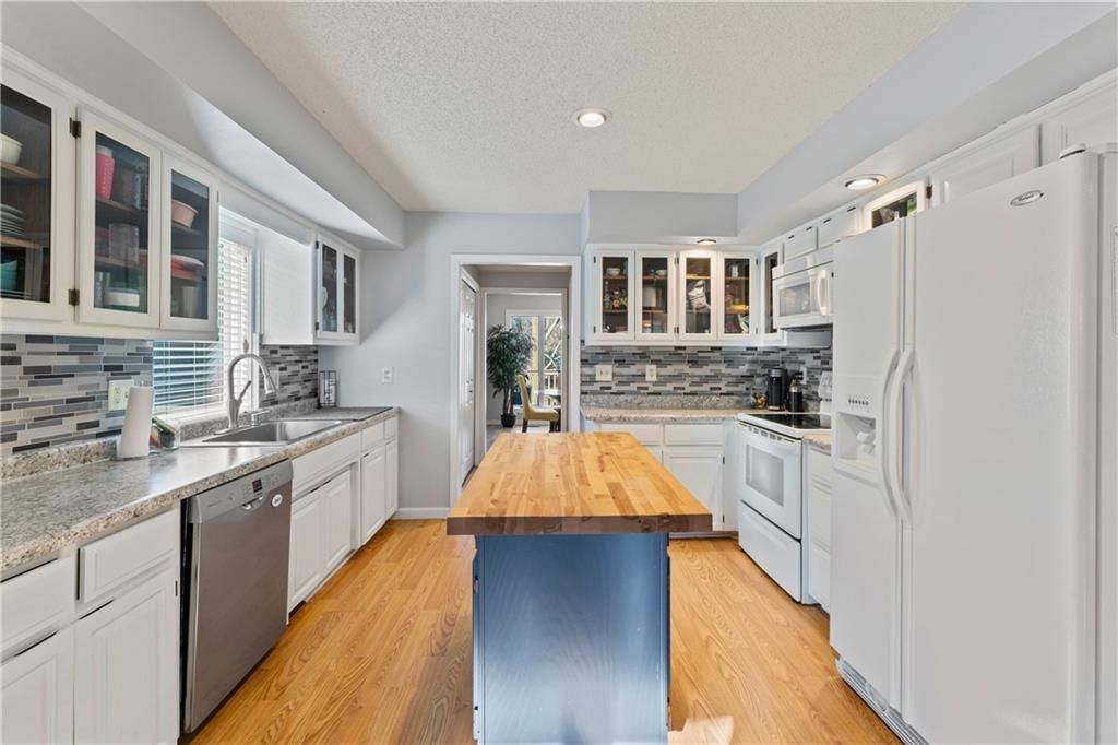 336 Lakeside Drive — photo 14