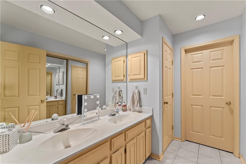 336 Lakeside Drive — photo 28
