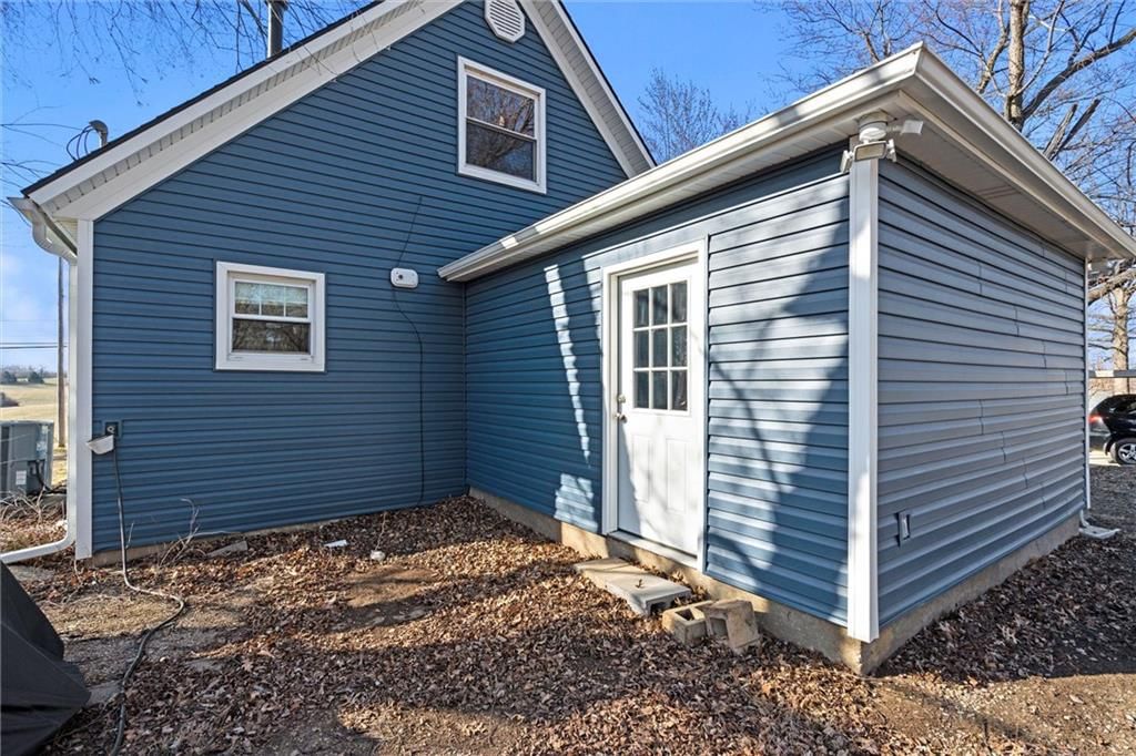 7914 Riverview Avenue — photo 30