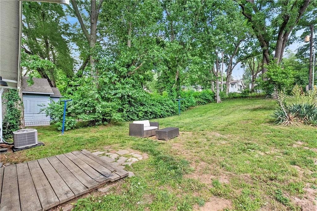 1821 S Hawthorne Avenue — photo 23