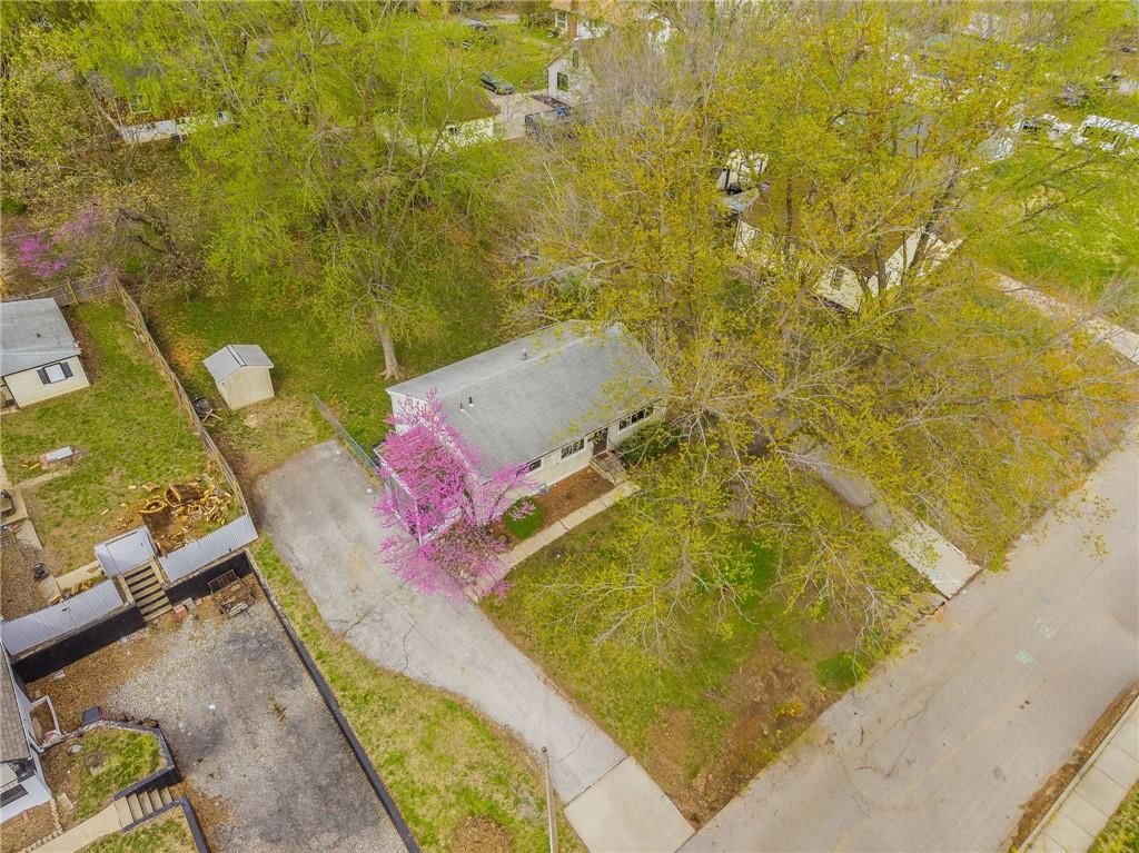 212 N Home Avenue — photo 27