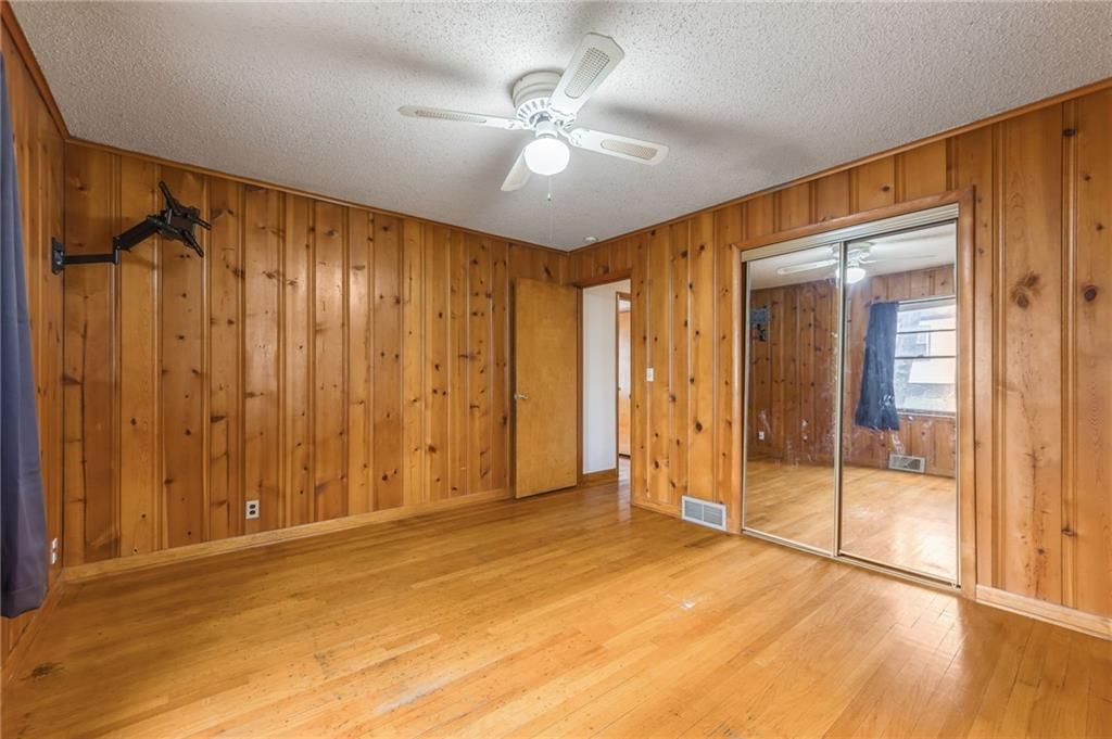 212 N Home Avenue — photo 9