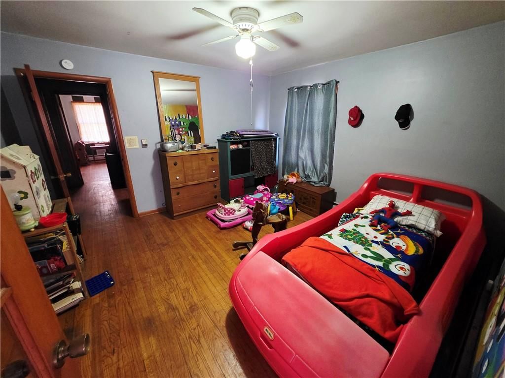209 E Benton Street — photo 19