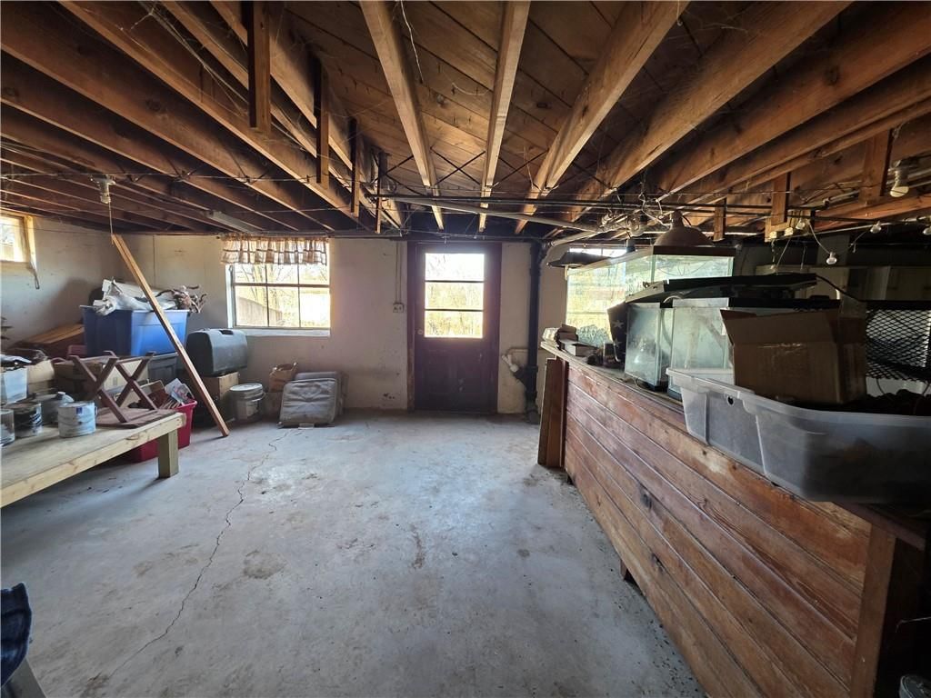 209 E Benton Street — photo 27