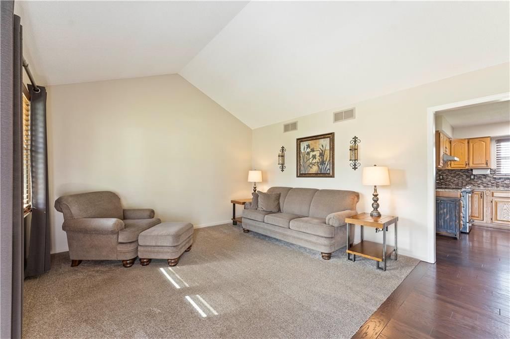 244 N Poplar Drive — photo 2