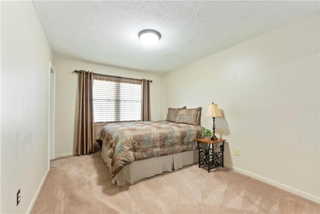 244 N Poplar Drive — photo 11