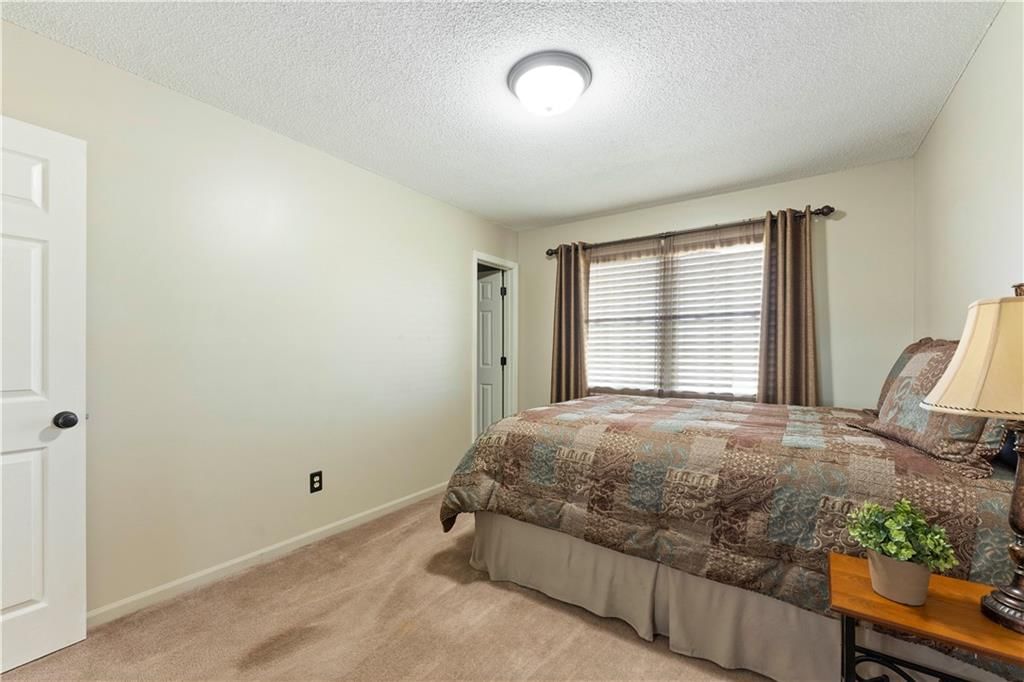 244 N Poplar Drive — photo 12