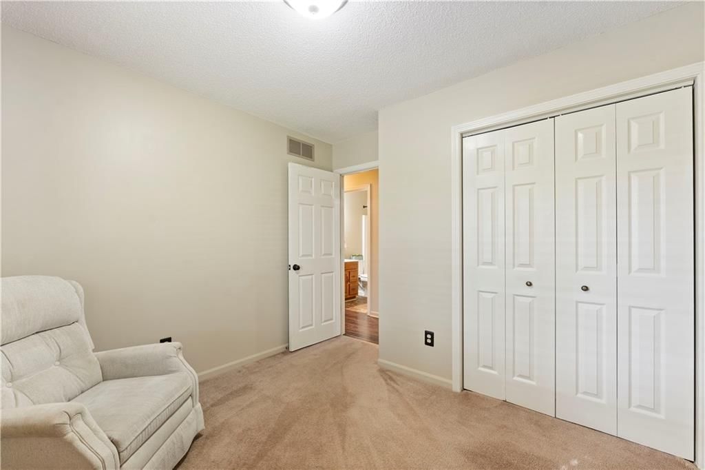 244 N Poplar Drive — photo 18