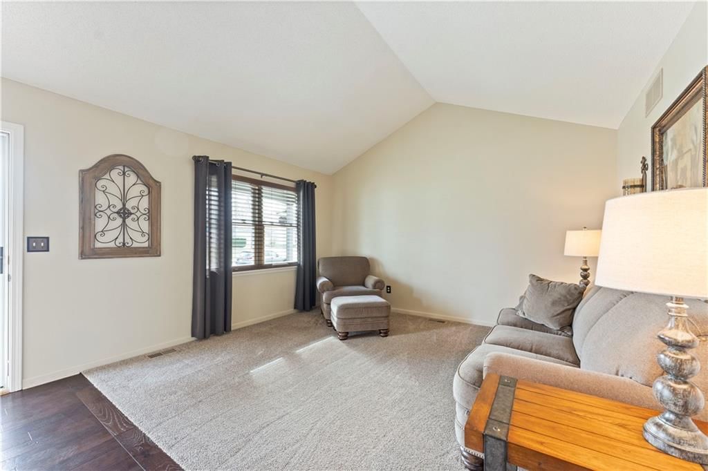 244 N Poplar Drive — photo 3