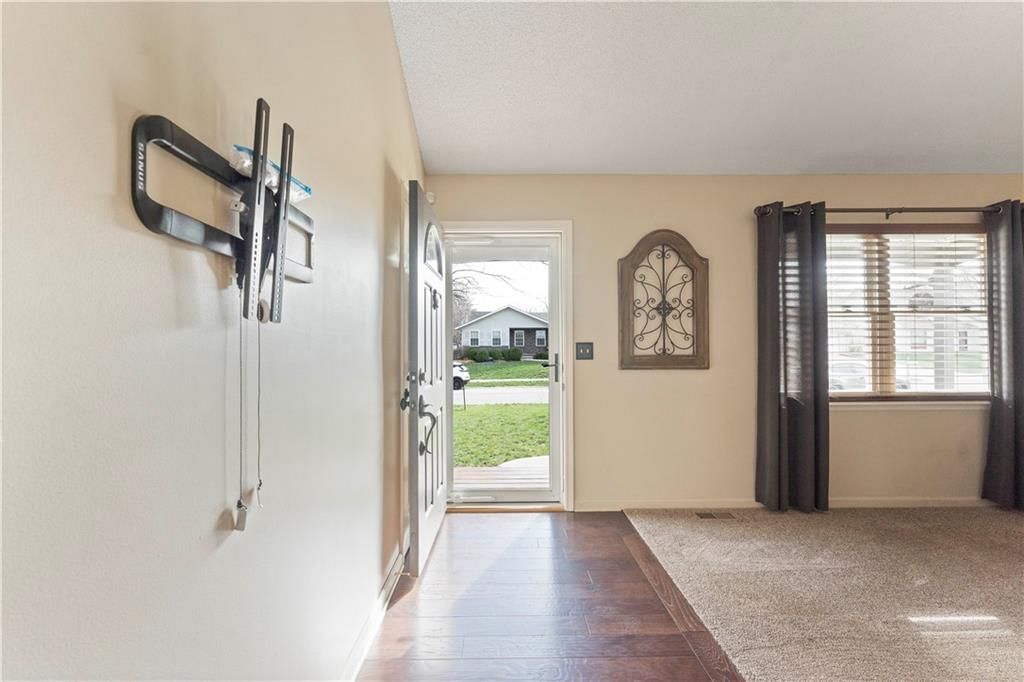 244 N Poplar Drive — photo 4
